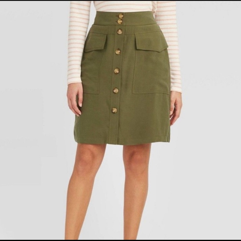 SIZE 16 / A New Day Button High-Waisted Skirt